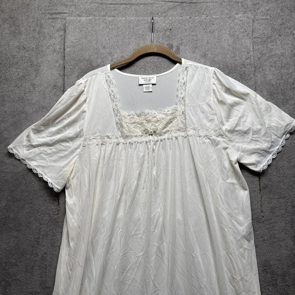 Vintage Amanda Stewart Slip Dress M White Nylon Lace‎ Nightgown Coquette Style